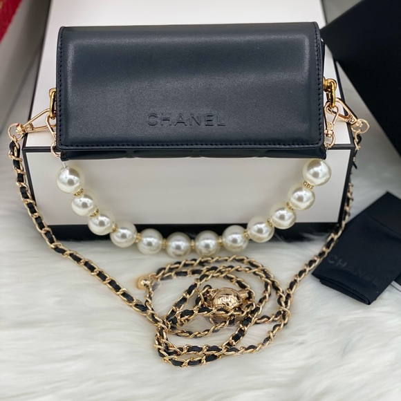 CHANEL Handbags - Chanel Sunglasses Case On Chain